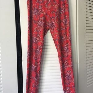 Paisley patterned leggings